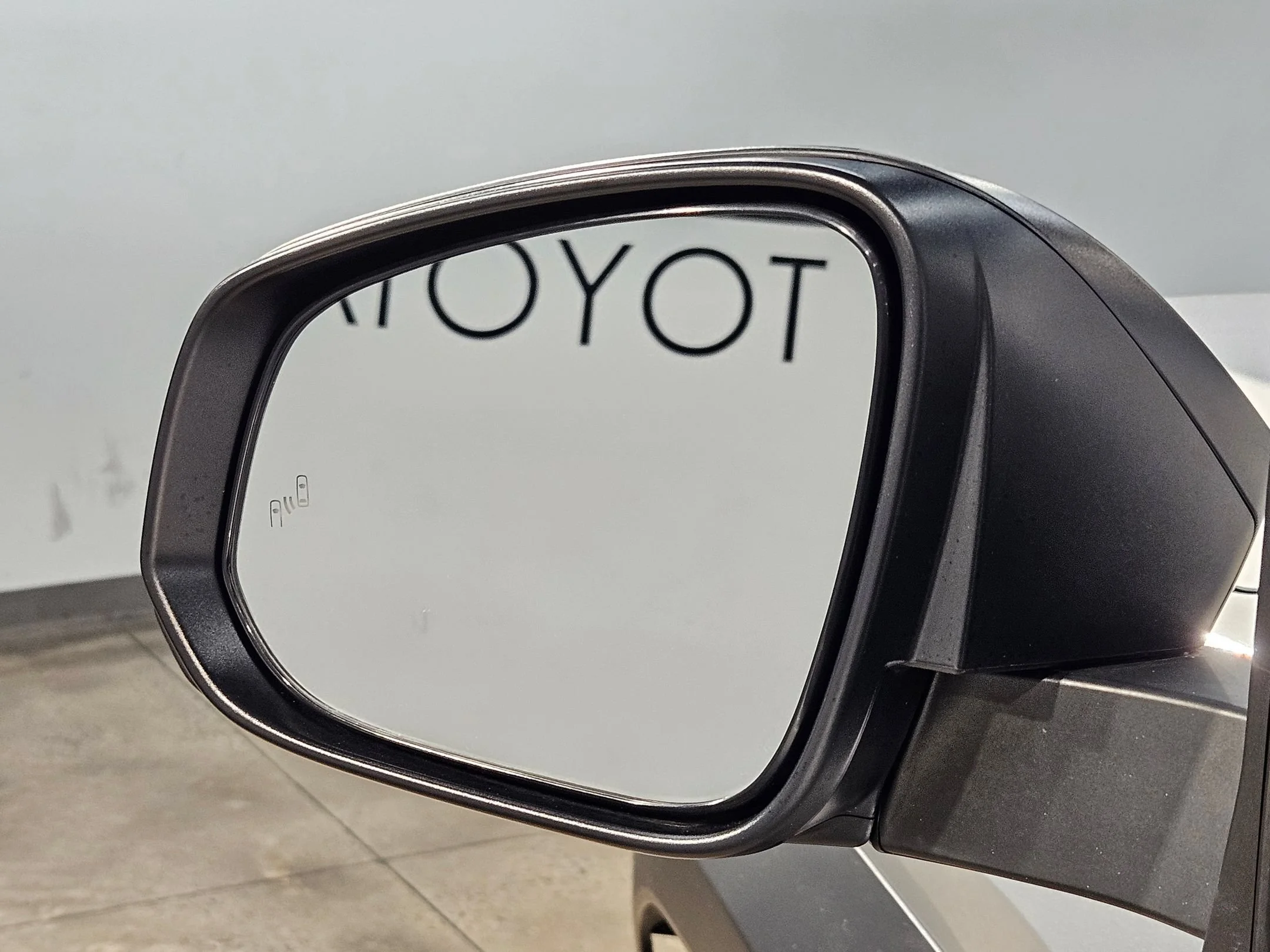 Used 2025 Cutting Edge Toyota SR5 image 22