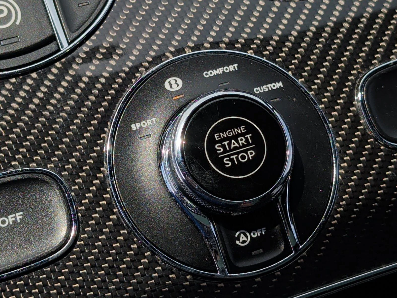 Used 2022  Bentley V8 image 29