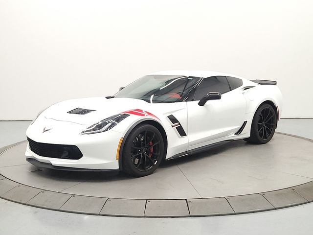 Used 2019 White Chevrolet Grand Sport image 3