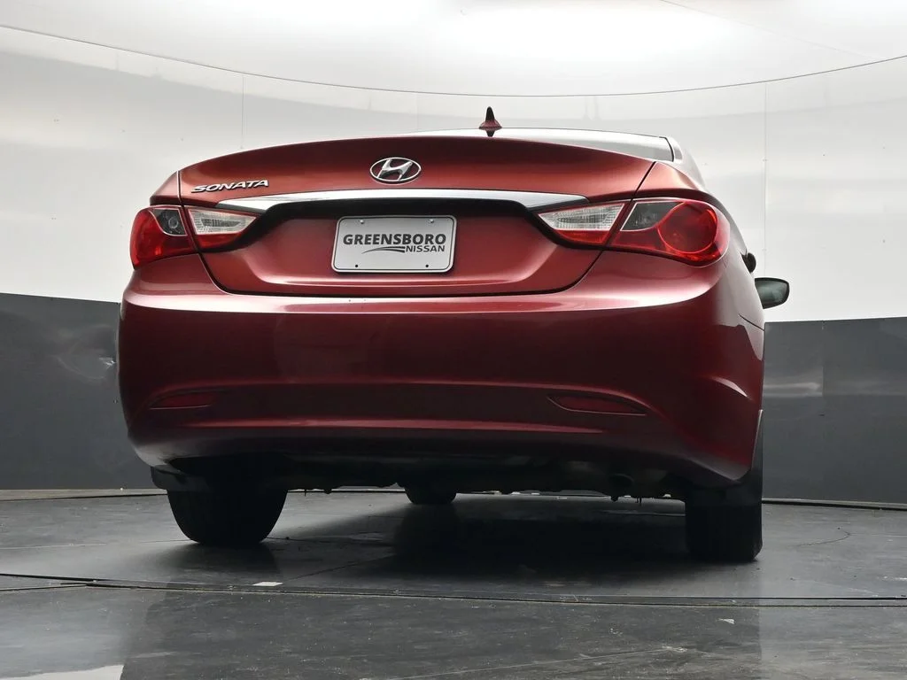 Used 2011 Red Hyundai GLS image 41