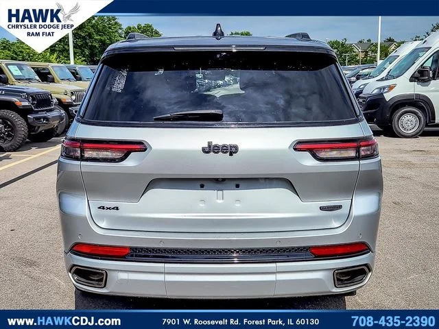 Certified Used 2024 Silver Jeep Summit image 5