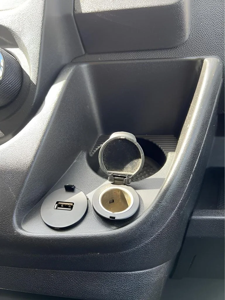 Used 2014 White Ram Base image 24
