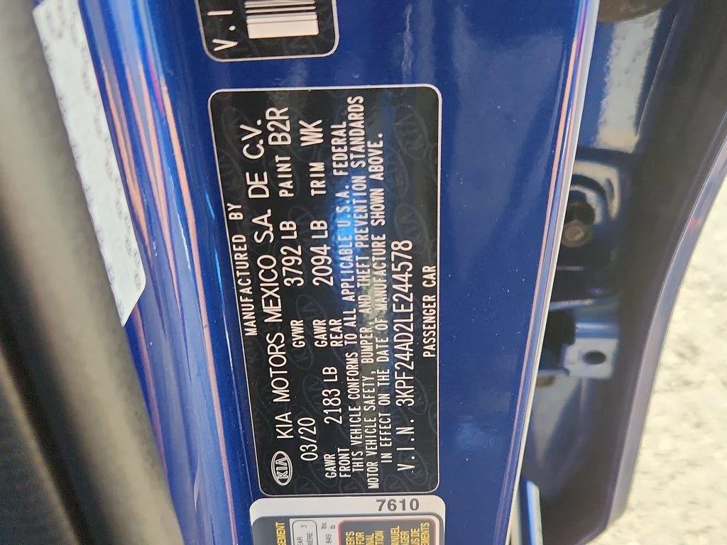 Used 2020 Deep Sea Blue Kia LXS image 17