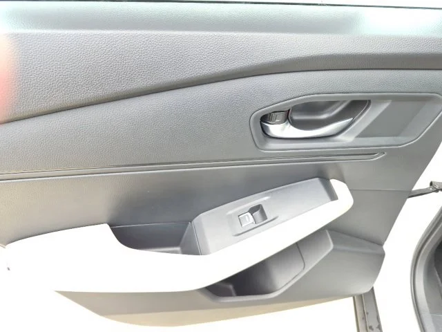 New 2026 Platinum White Pearl Honda SE image 34