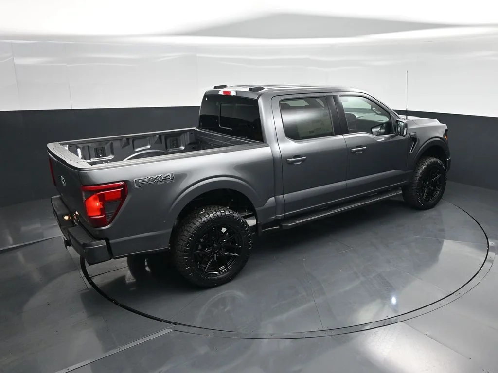 New 2026 Carbonized Gray Metallic Ford XLT image 37