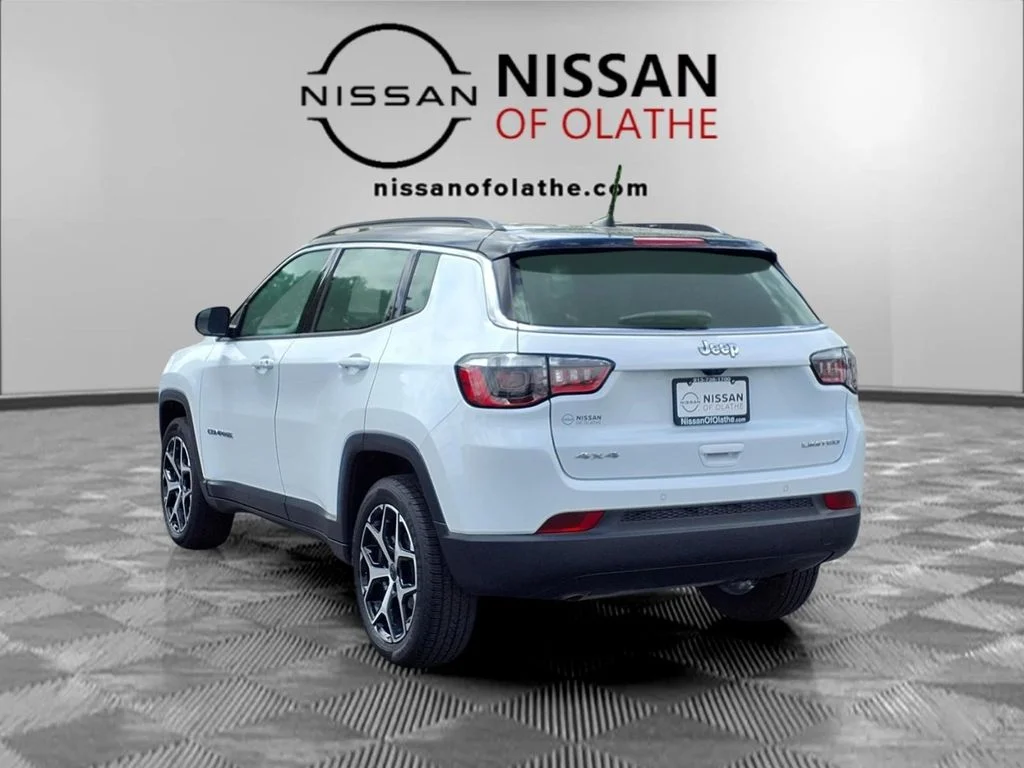 Used 2025 White Jeep Limited image 3
