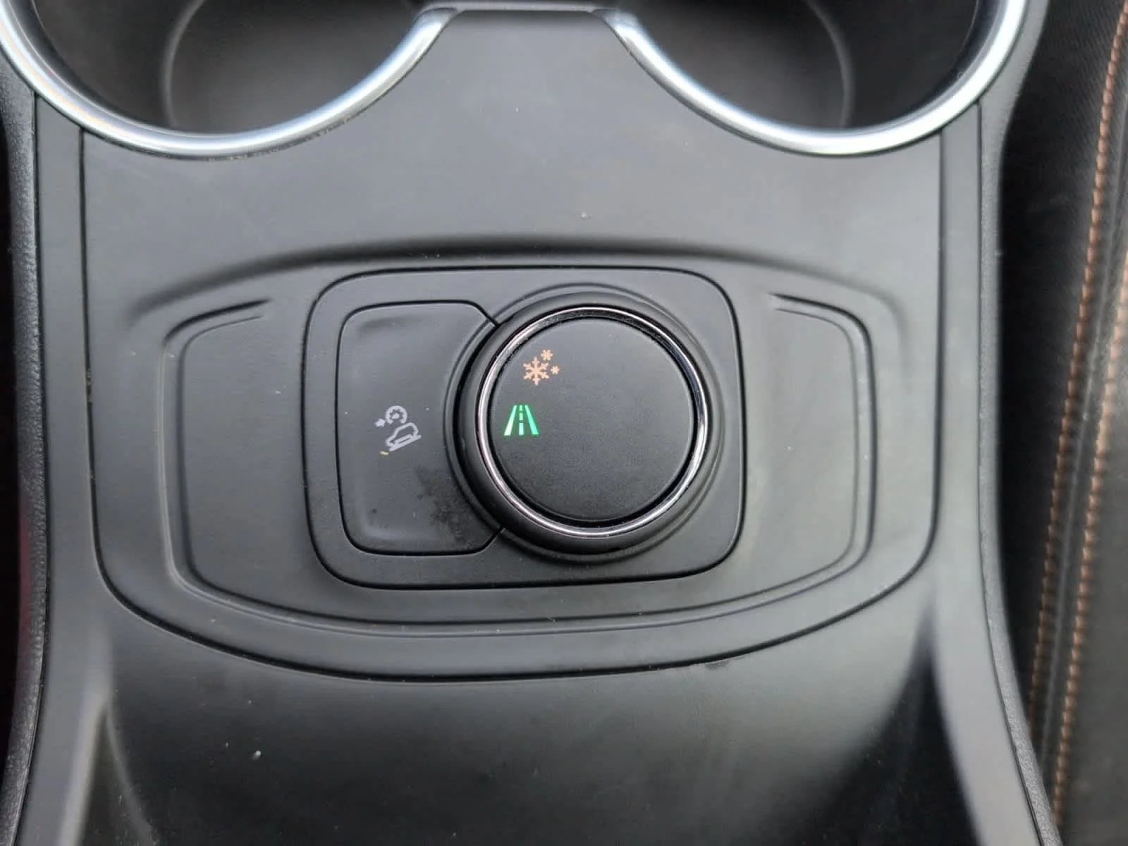 Used 2019 Ebony Twilight Metallic GMC SLE image 22