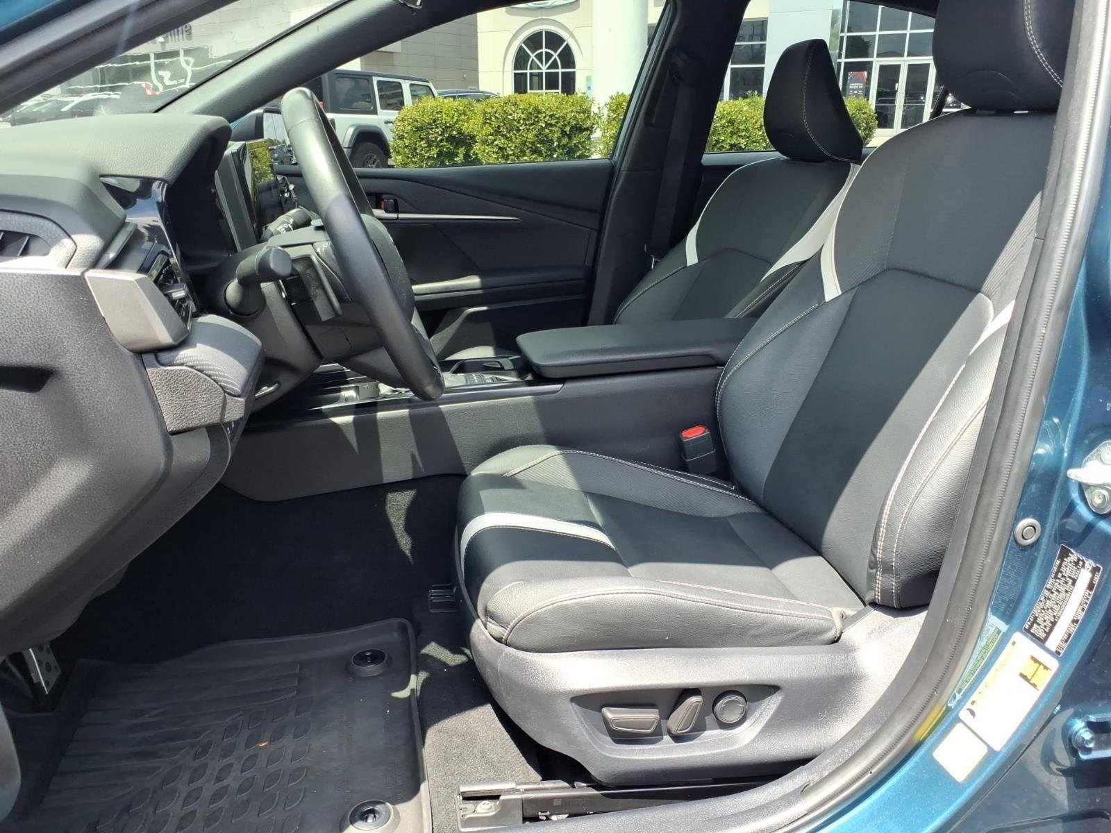 Used 2025 Ocean Gem Toyota SE image 18