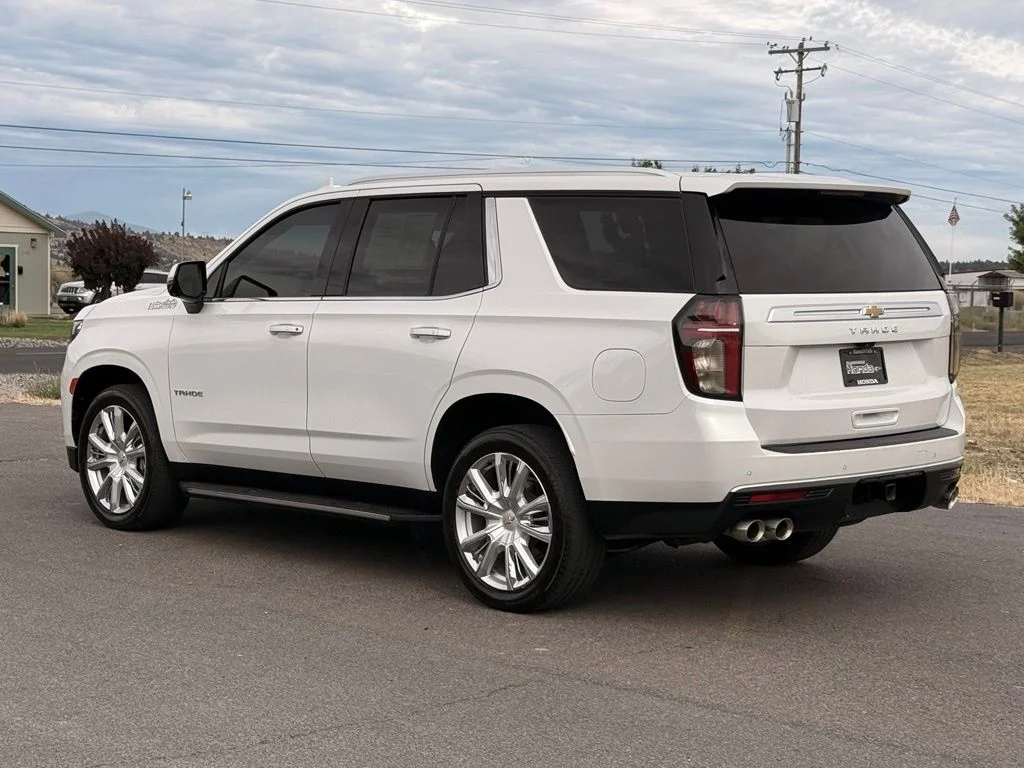 Used 2021 Pearl Chevrolet High Country image 4