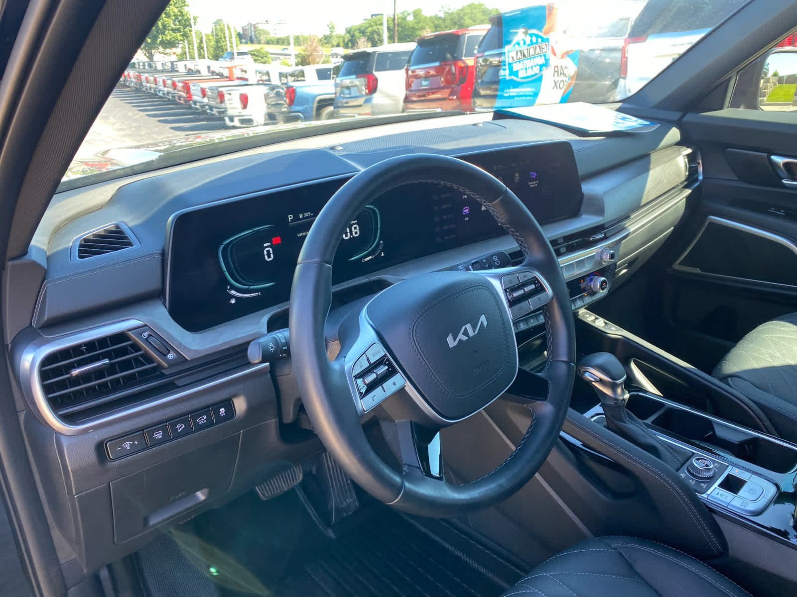 Used 2025  Kia EX X-Line image 8
