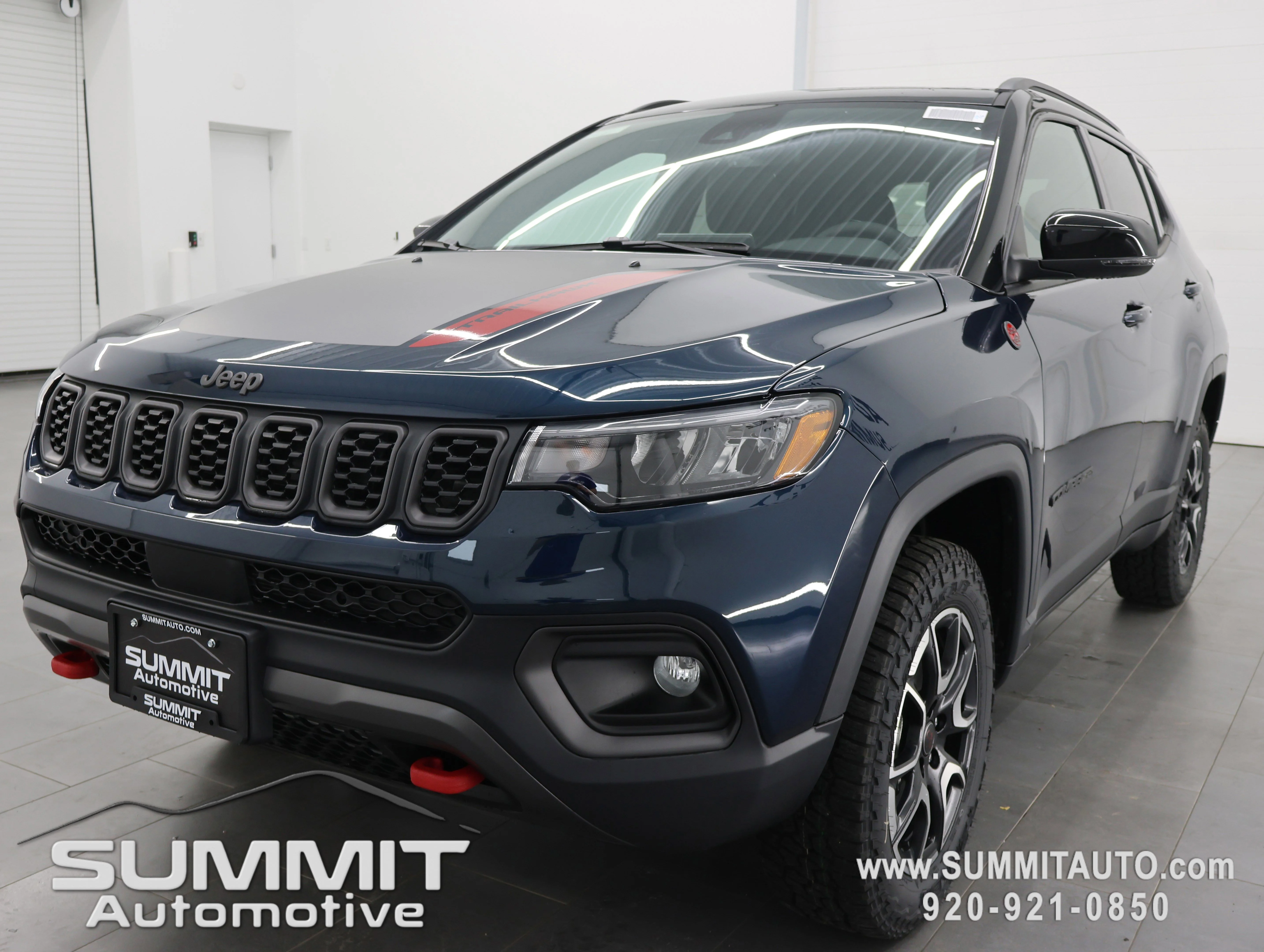 New 2026 Fathom Blue Pearl-Coat Exterior Paint Jeep Trailhawk image 7