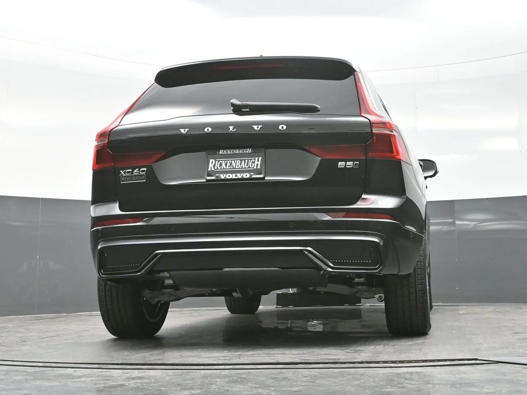 2026 Volvo XC60 Plus - Photo 13
