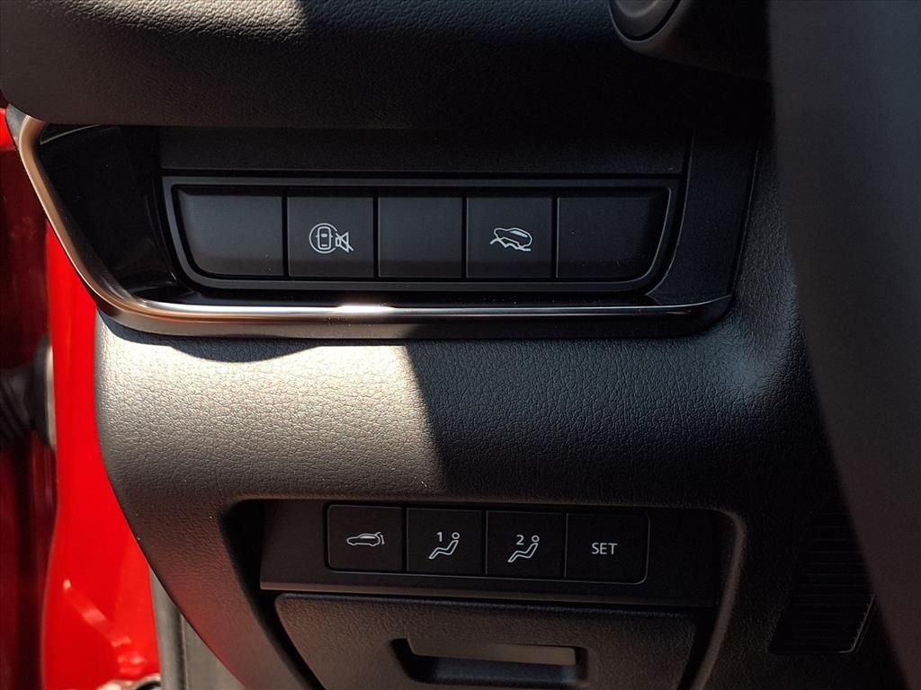 2025 Mazda CX-30 Premium - Photo 13