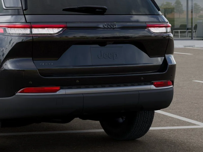New 2026 Diamond Black Crystal Pearl-Coat Exterior Paint Jeep  image 13