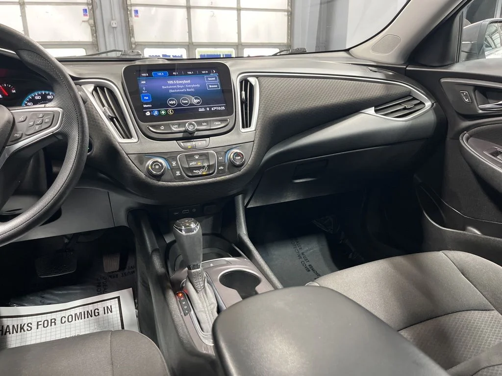 Used 2020 Summit White Chevrolet LS image 29
