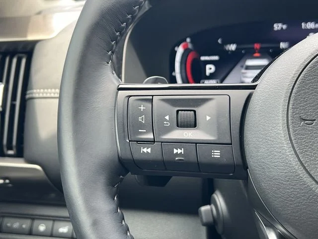 Used 2024 White Nissan Platinum image 23
