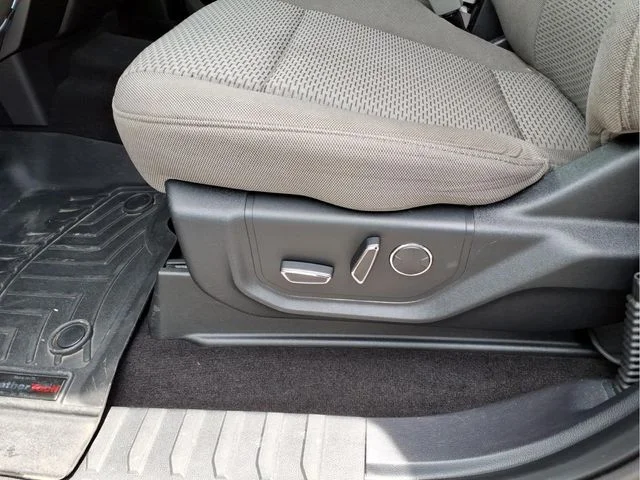Used 2018 Gray Ford XLT image 20