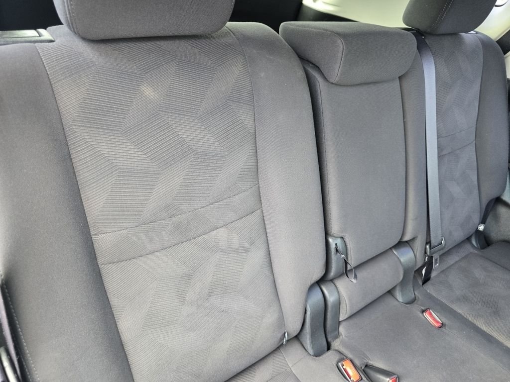Used 2016 Silver Nissan S image 18
