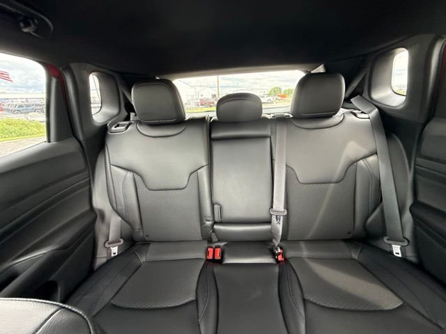New 2026 Red Hot Pearlcoat Jeep Latitude image 23