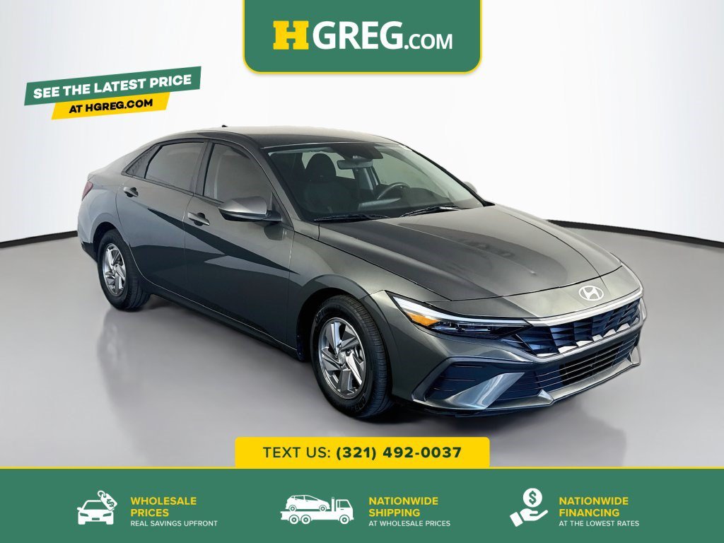 Used 2025 Amazon Gray Hyundai SE image 1