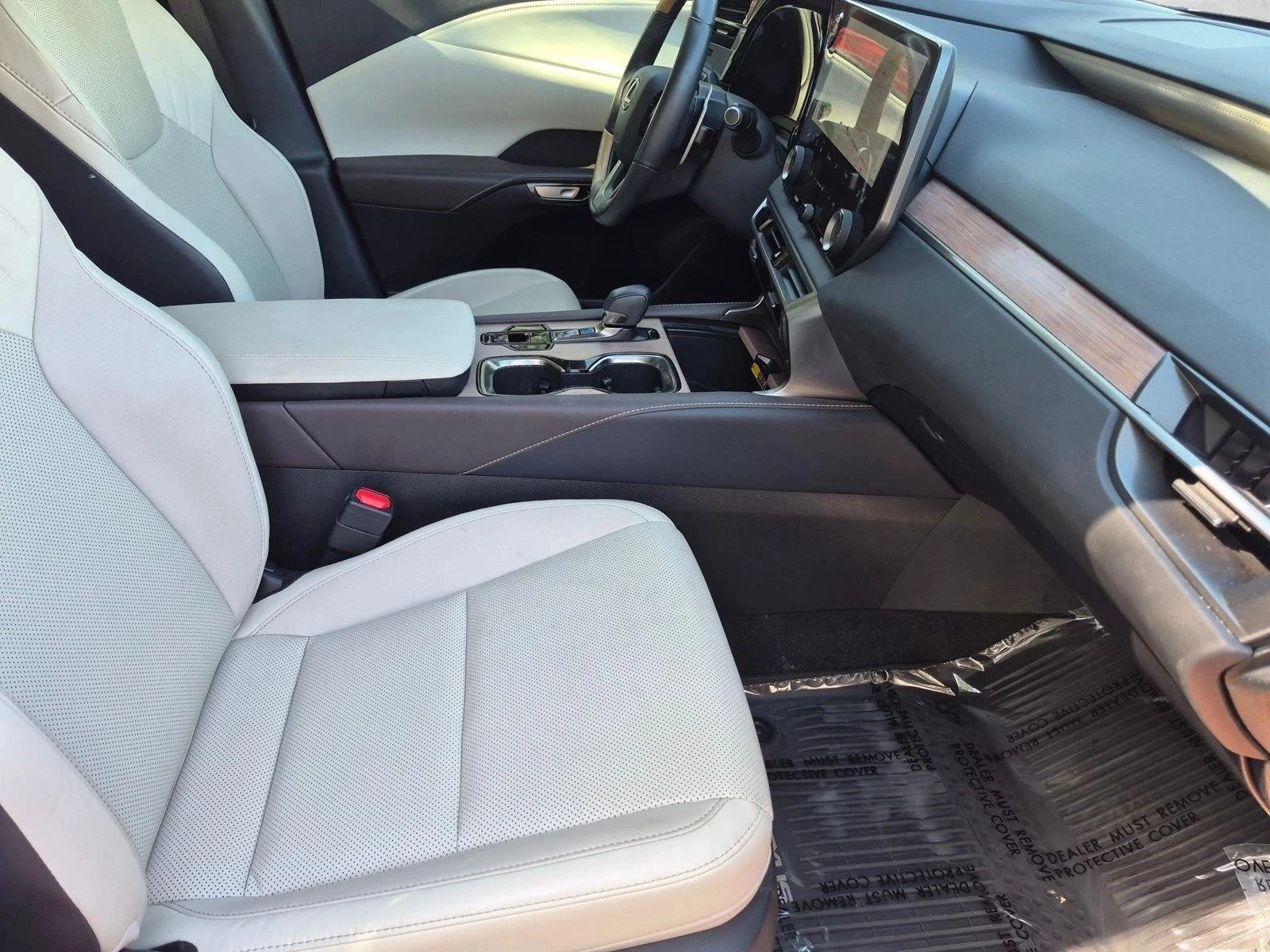 Certified Used 2024 Copper Crest Lexus PREMIUM FWD image 18
