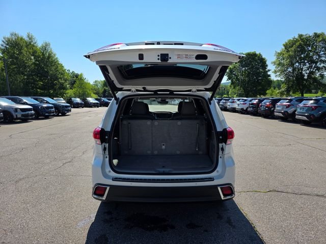 Used 2017 Blizzard Pearl Toyota Limited image 10