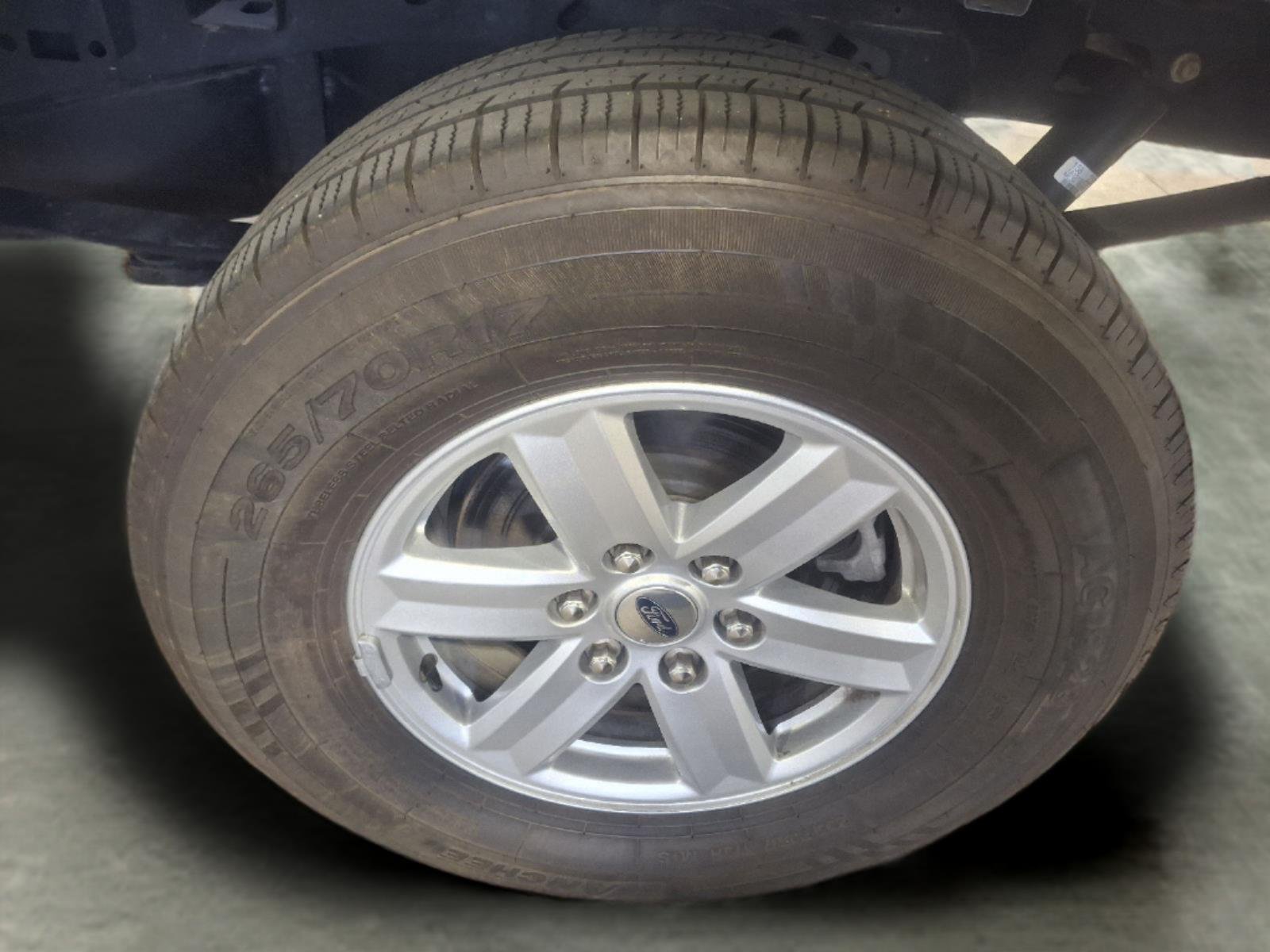 Used 2023 Iconic Silver Ford XLT image 29