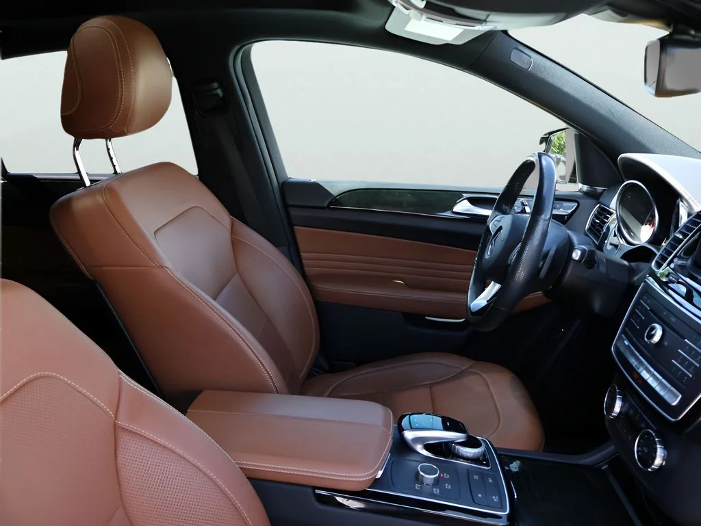 Used 2019 designo Diamond White Metallic Mercedes-Benz GLE 43 AMG® image 11