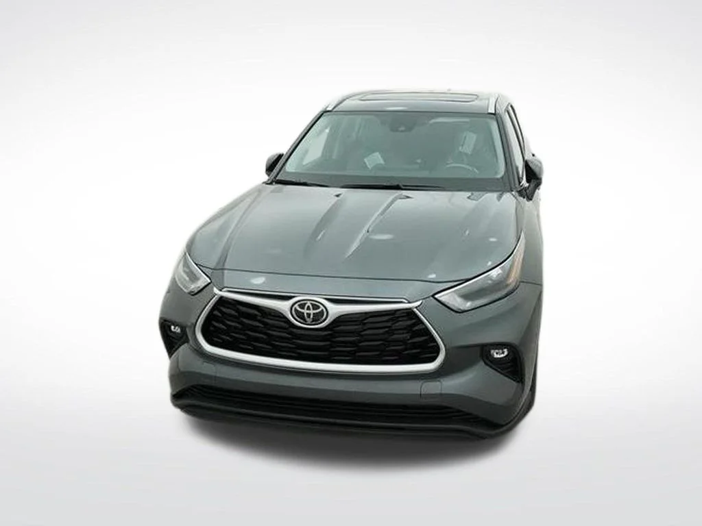 Used 2023 Gray Toyota XLE image 18
