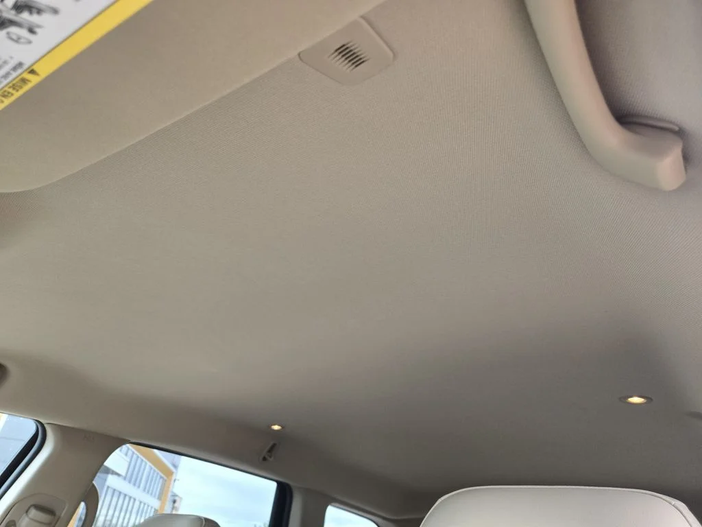 Used 2019 Diamond Black Jeep Limited image 27