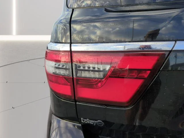 Certified Used 2022 Black Nissan Platinum image 9