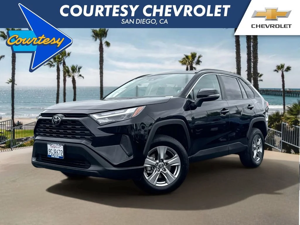 2023 Toyota RAV4 XLE FWD's photo