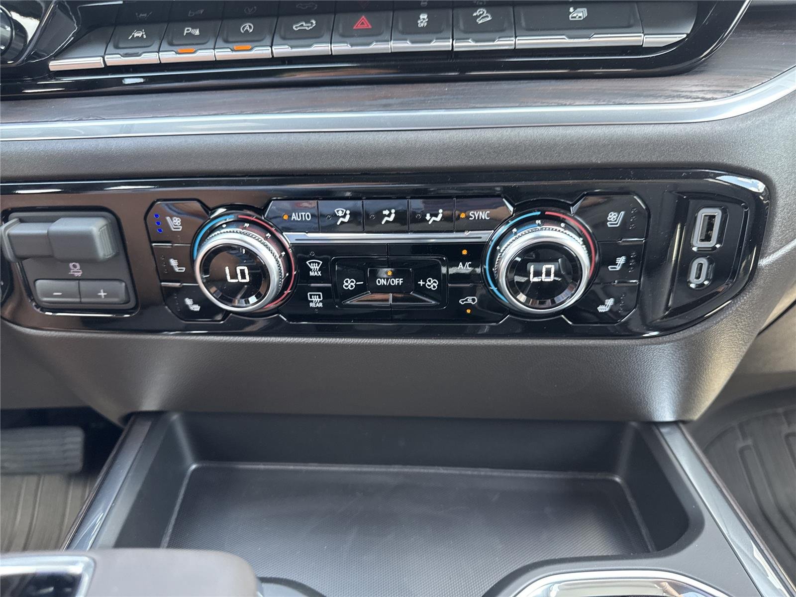New 2026 Summit White GMC SLT image 27