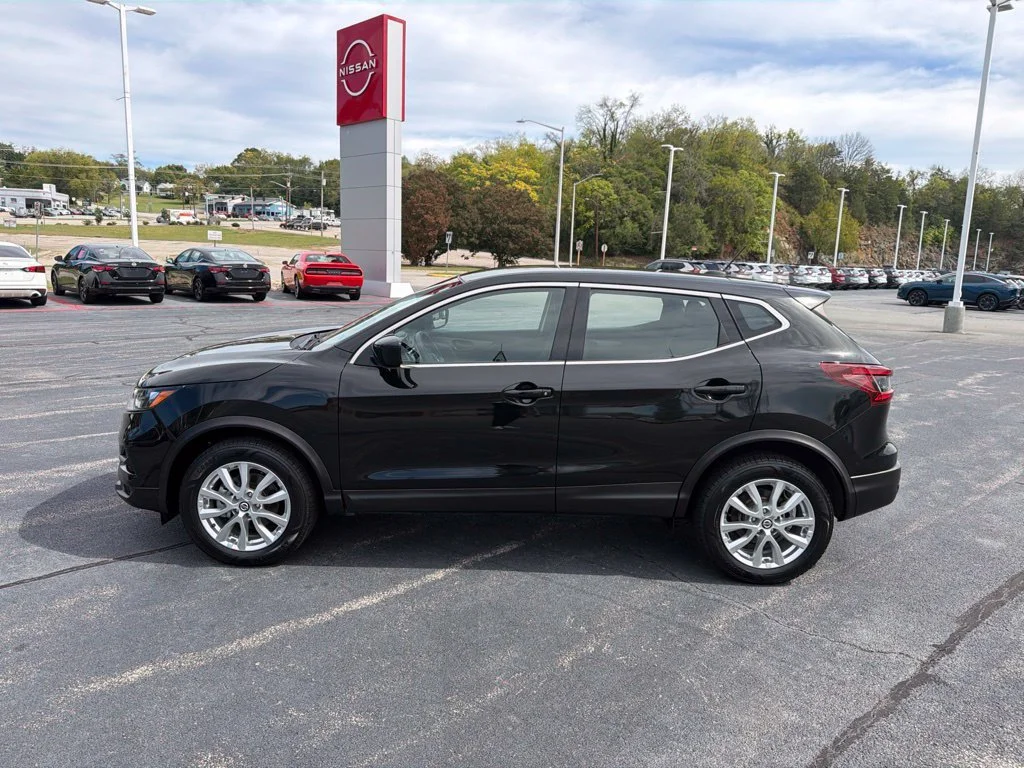 Used 2021 Black Nissan S image 4