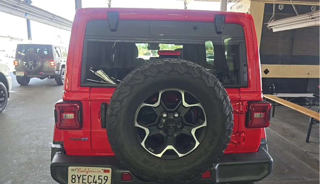 Used 2021 Red Jeep Unlimited Rubicon 4xe image 3