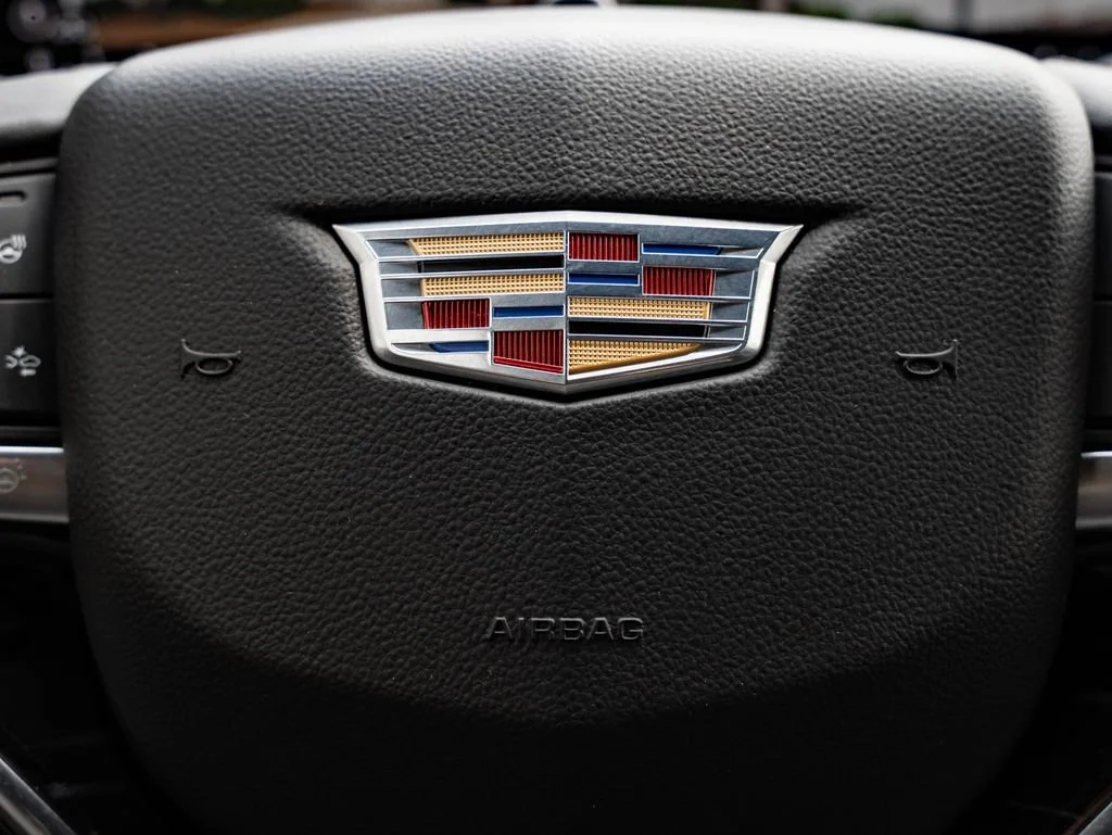 Used 2023 Crystal White Tricoat Cadillac Sport image 34