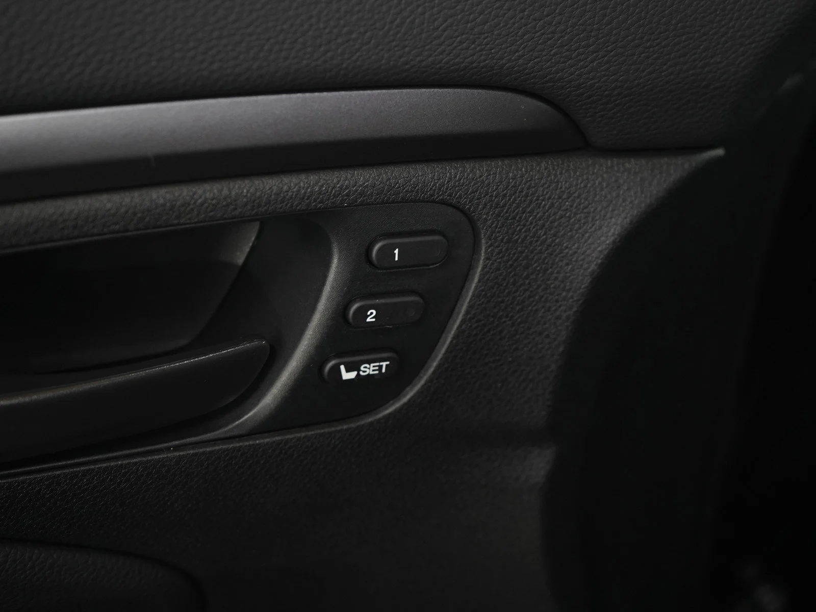 Used 2023 Black Honda EX-L AWD image 23