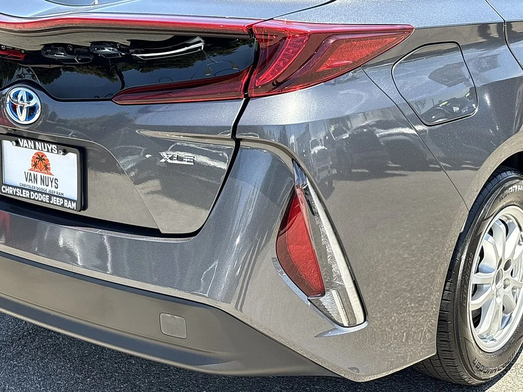 Used 2022 Gray Toyota XLE image 5