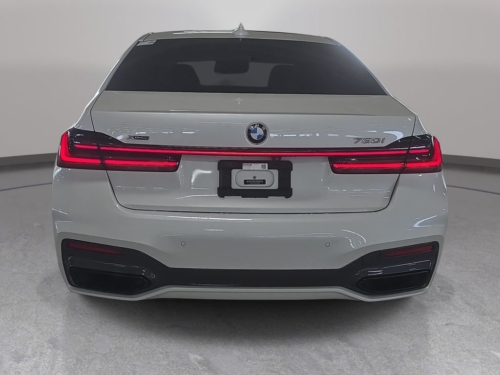 Used 2021 Mineral White Metallic BMW 750i xDrive image 7