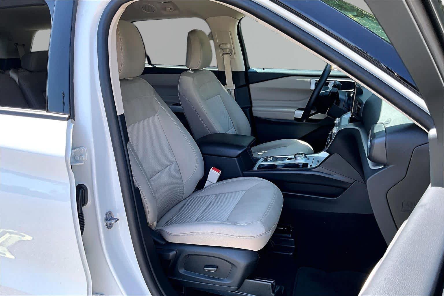 Used 2024 Star White Metallic Tri-Coat Ford XLT image 9