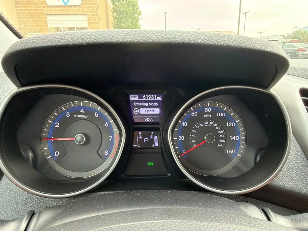 Used 2016 Silver Hyundai Base image 12