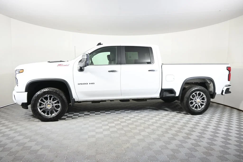 Used 2026 Chevrolet Silverado 3500HD LT with VIN 2GC4KTEY5T1113902 for sale in Forest Lake, Minnesota