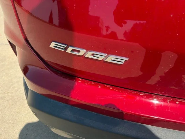 Used 2020 Red Ford SEL image 5