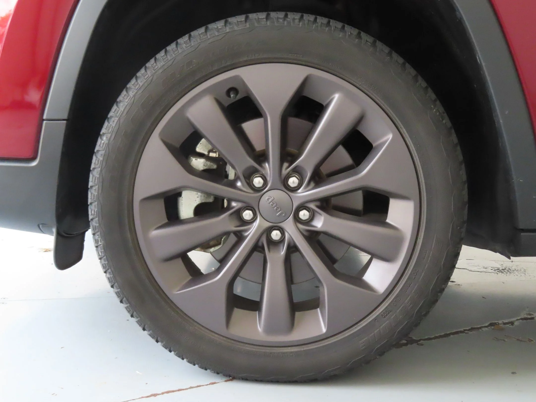 Used 2021 Red Jeep Latitude Lux image 27