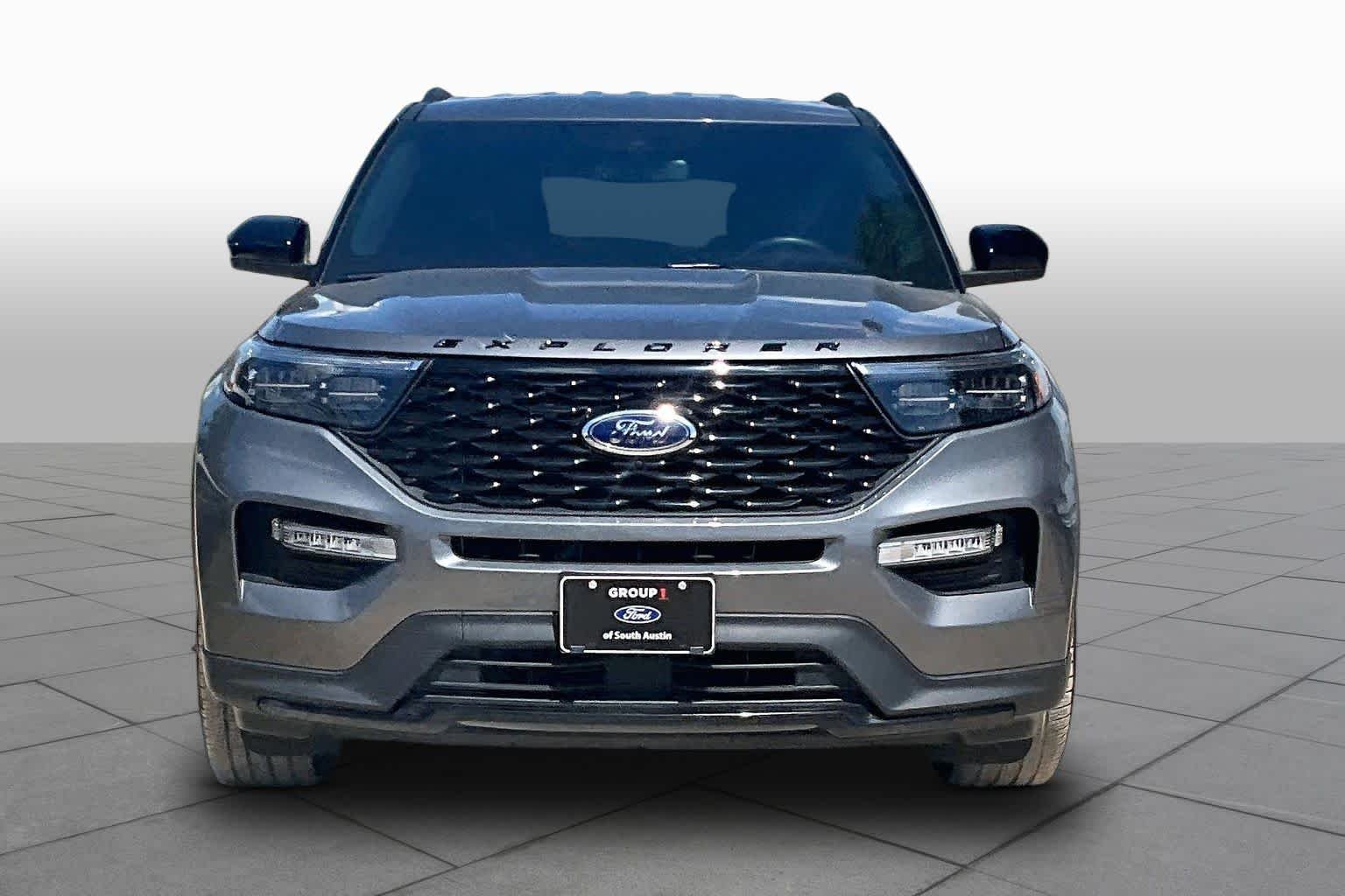 Used 2023 Carbonized Gray Metallic Ford ST-Line image 4