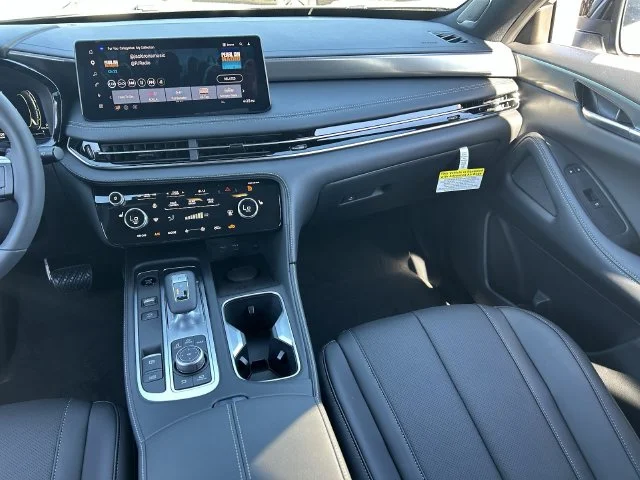New 2027 GRAPHITE SHADOW INFINITI Luxe AWD image 17