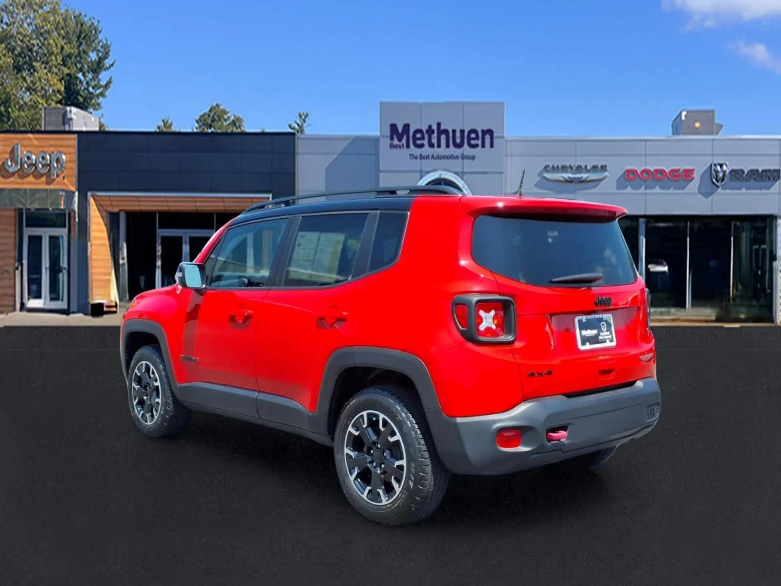 Used 2023 Colorado Red Clearcoat Jeep Trailhawk image 7