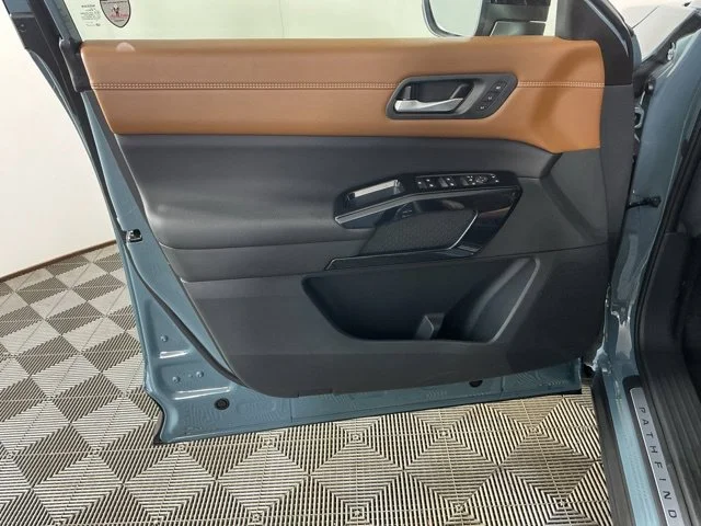 New 2026 Green Nissan Platinum image 9