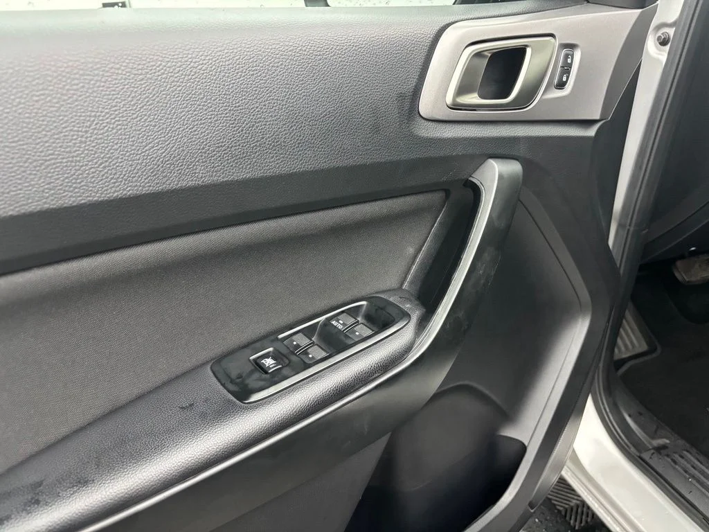 Used 2019 Silver Ford XLT image 16