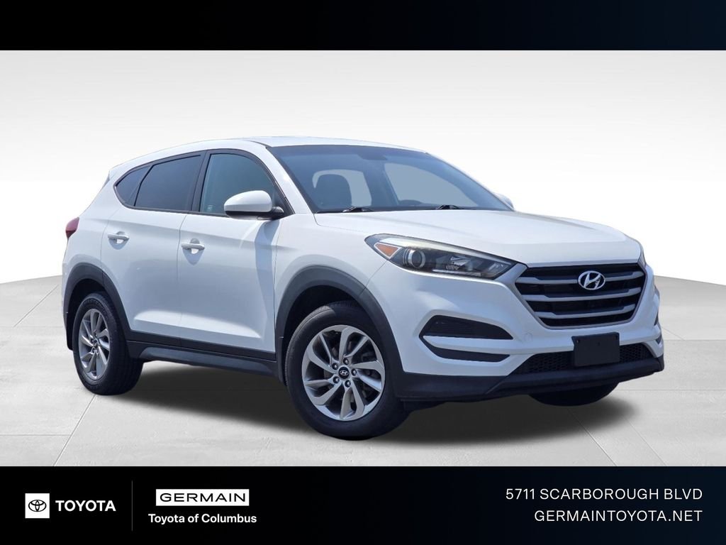 Used 2018 White Hyundai SE image 1